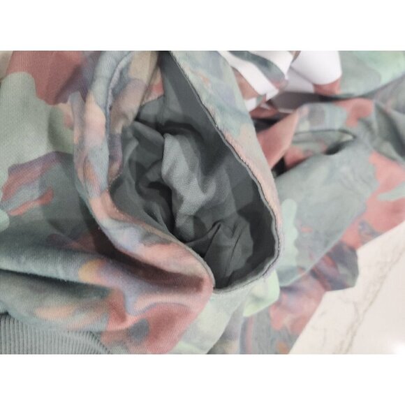 Adidas Womens Pastel Camo Crewneck Sweatshirt W/pockets Athleisure XS - Picture 8 of 8